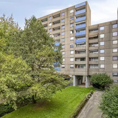 Barrierefreie 2-Zimmer-Wohnung mit Loggia  und  PKW-Stellplatz im Ratingen-West