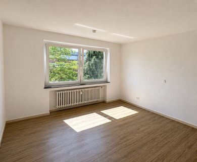MODERNE 3-ZIMMER WOHNUNG MIT BALKON  IN GEPFLEGTER KREFELDER WOHNLAGE ZU MIETEN!!
