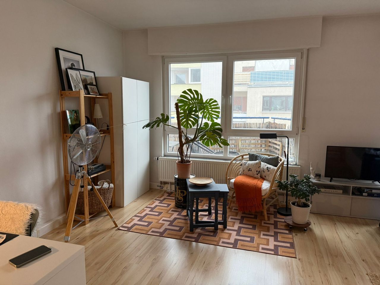 gepflegte 1 ZKB/Balkon-Wohnung mit Einbauküche - Foto 2