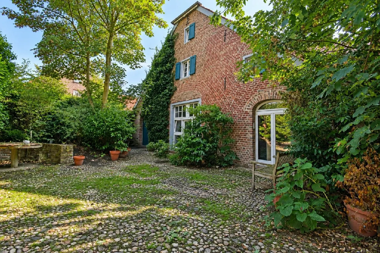 Historischer Charme trifft besonderes Wohnkonzept in 41334 Nettetal-Hinsbeck