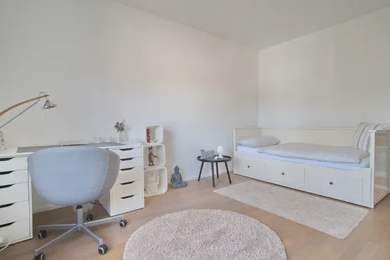 Schönes Zimmer mit Duschbad zur flexiblen Anmietung, gute Parkmöglichkeiten, kurze Fahrzeit zur City