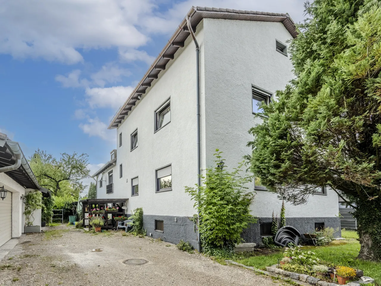 Außenansicht Hofeinfahrt