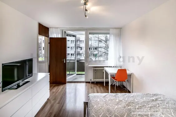 Hell und modern möbliertes  Appartment zwischen München-Harthof und Lerchenau