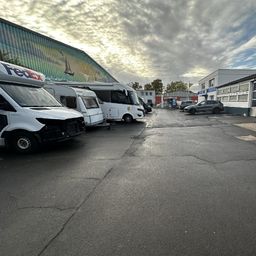 GEWERBEIMMOBILIE AUF GROSSEM GRUNDSTÜCK
MIT VIELFÄLTIGEN MÖGLICHKEITEN IN DORTMUND