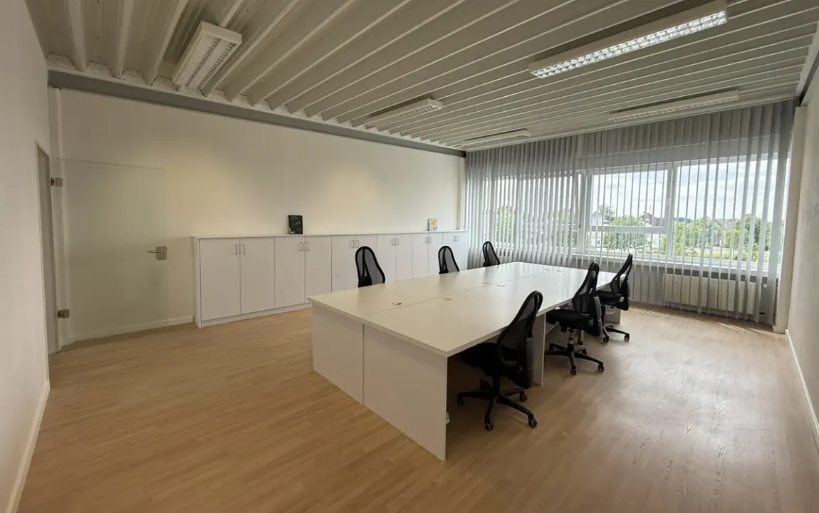 PROVISIONSFREI | Büro ALL-IN 595 € |
Konferenzraum, Küche, Internet, Stellplatz & NK inklusive