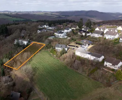 Naturnahes Baugrundstück in Mayen-Kürrenberg in ruhiger Ortsrandlage mit Blick ins Grüne
