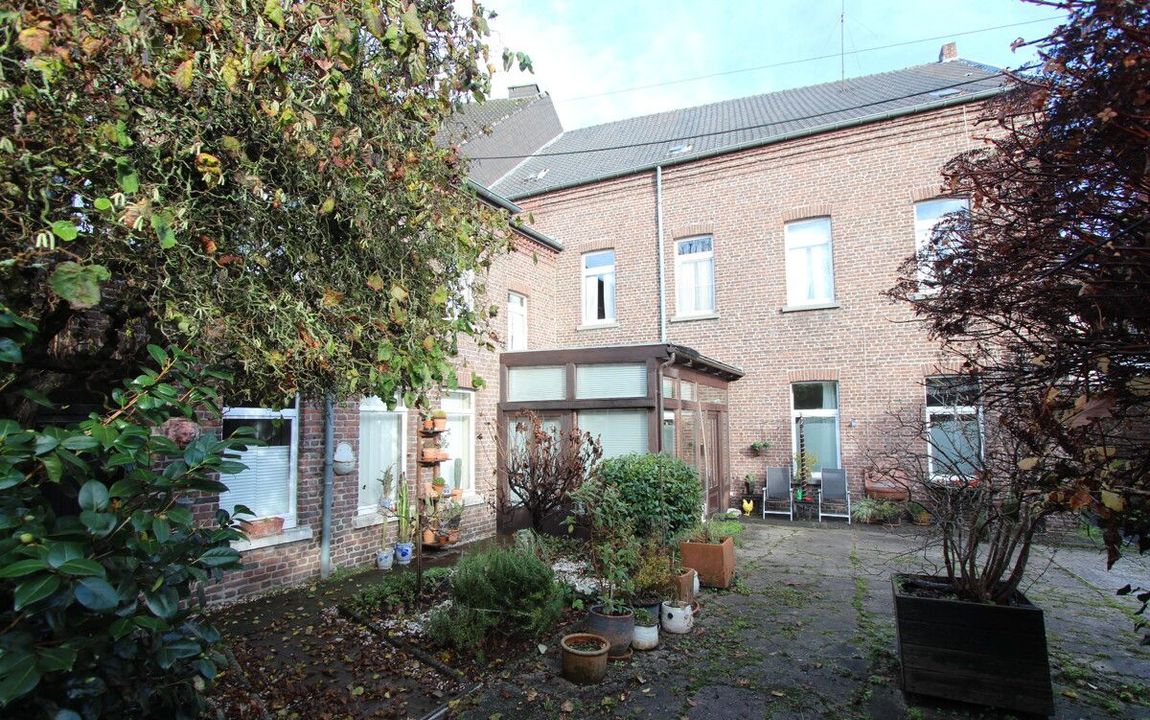 Denkmalgeschütztes Wohn- und Geschäftshaus mit ca. 378 m² Wohn- Nutzfläche und 340 m² Baugrundstück