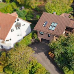 Großzügiges Wohnen mit Weitblick – sehr gepflegt mit traumhaftem Garten!