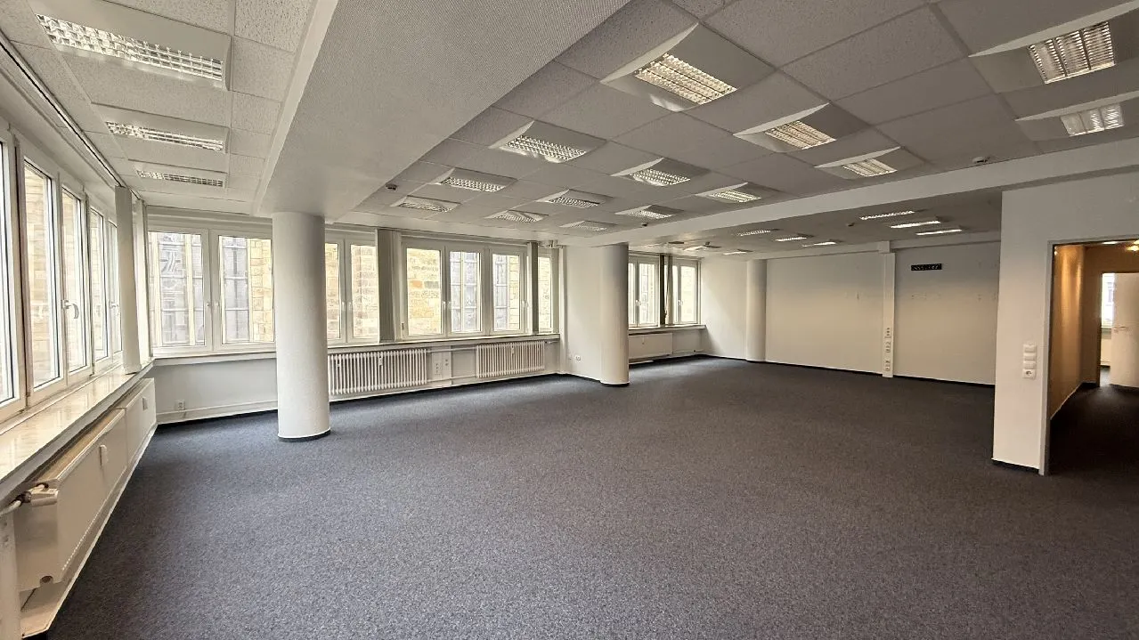 *PROVISIONSFREI* ca. 227.15 m² Büro-/Praxisräume innerhalb des City-Walls!