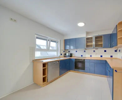 MG: Duplex for rent with fenced yard and 4 bedrooms