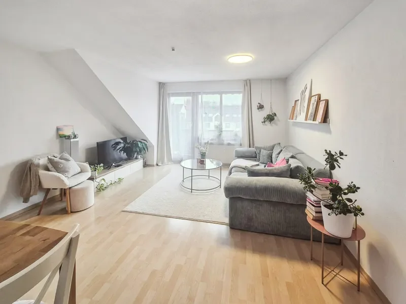Wohnzimmer Zugang zum Balkon