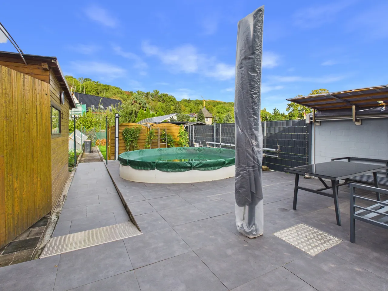 Terrasse mit Pool 