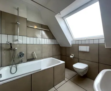GROßZÜGIGE 3-ZIMMER WOHNUNG MIT BALKON IN KORSCHENBROICH ZU MIETEN! - Foto 4