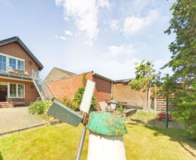 Flexibles Raumwunder: Gepflegtes Zweifamilienhaus mit vielseitigem Nutzungspotenzial auf 151m²