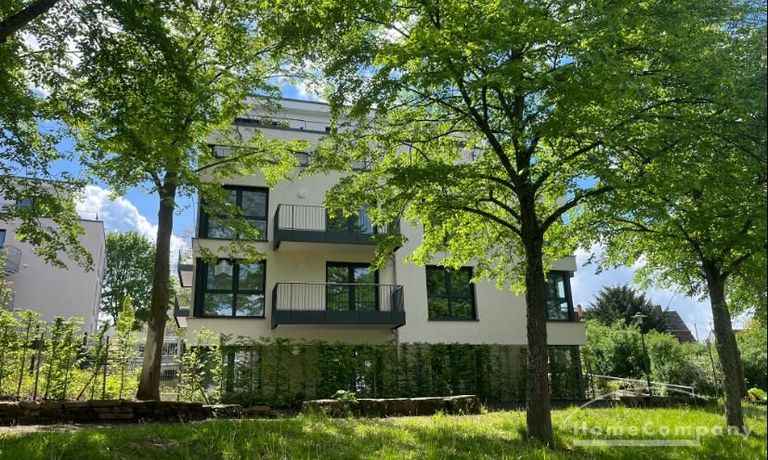 Blick vom B&uuml;rgerpark auf R&uuml;ckseite