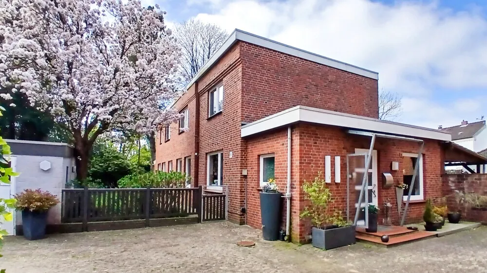 seitliche Vorderansicht Hinterhaus von links