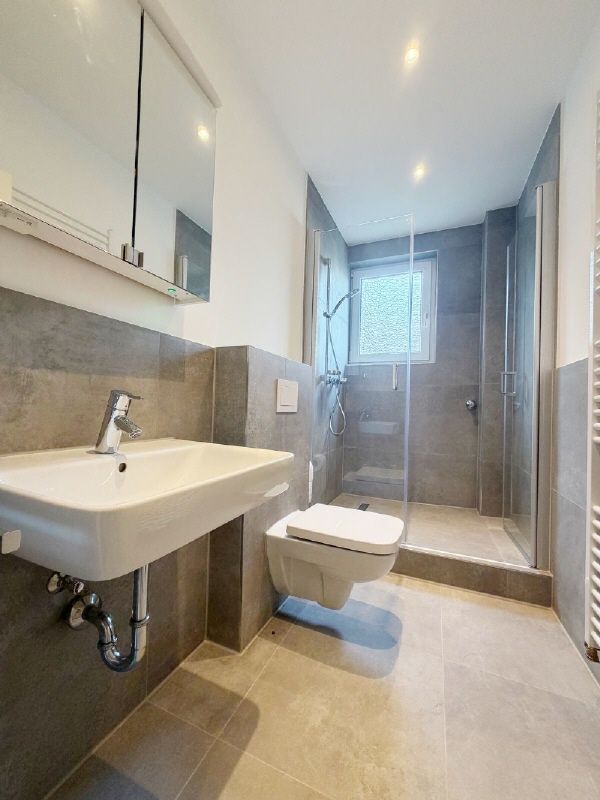 SCHÖNE 2-ZIMMER-WOHNUNG IN CITYNAHER LAGE !ERSTBEZUG NACH MODERNISIERUNG! - Photo 4