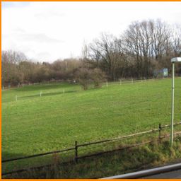 ***Idyllisch und ruhig am Waldrand,  trotzdem zentral in Kreuzau***