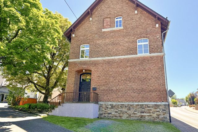 Seitenansicht / Eingang EG Wohnung