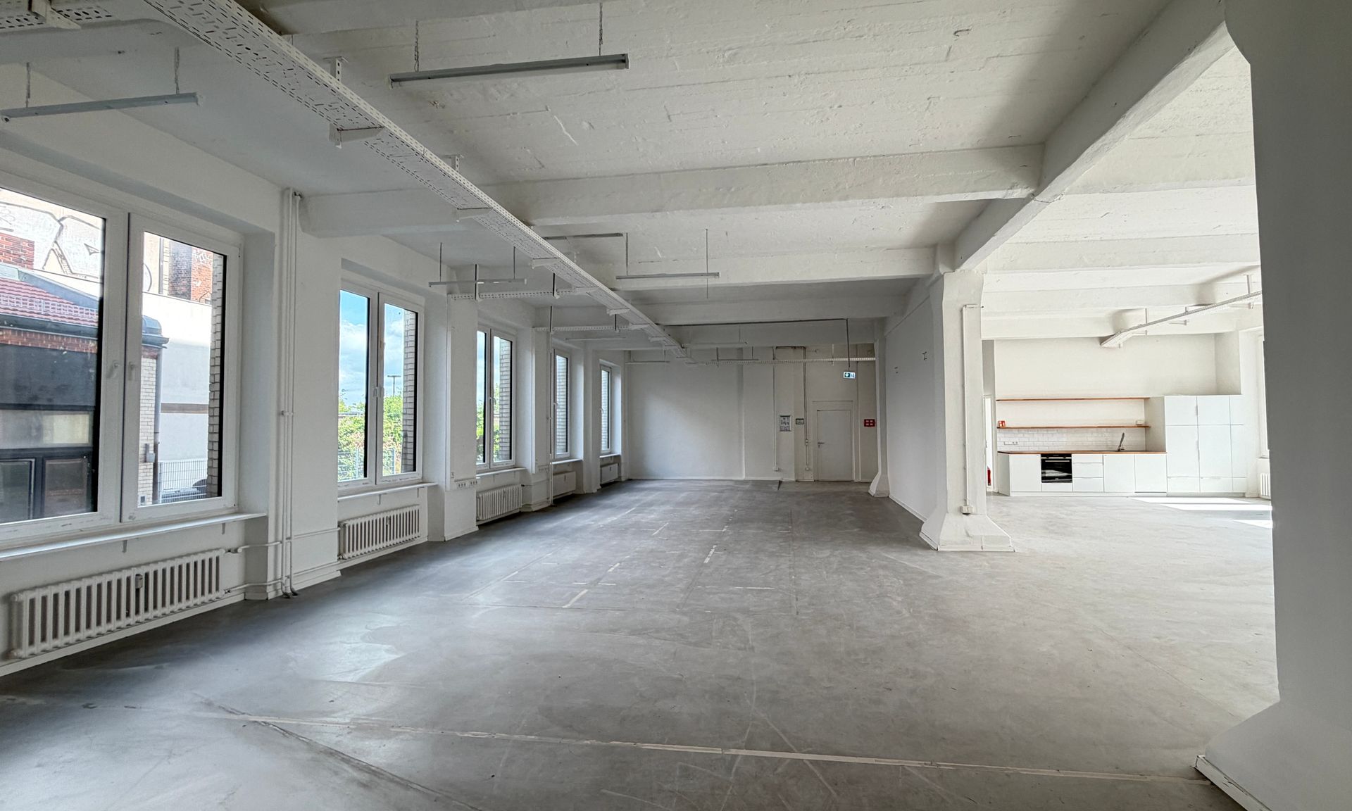 Kreativer Freiraum: Anpassungsfähiges Büroloft mit wandelbarem Grundriss