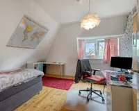 Schlafzimmer (DG)