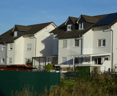 Einfamilienhaus DHH in Top Lage! Direkt in Erlensee, schöne Aussicht! Ideal für Familien mit Kindern.