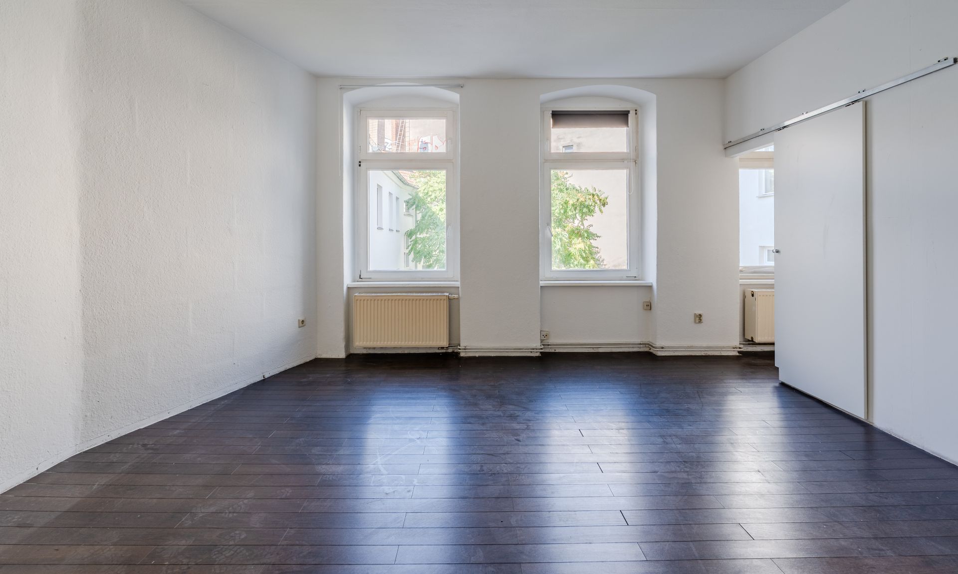 Potenzial für Anleger: Renovierungsbedürftige Wohnung in guter Lage !