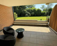 Westterrasse mit Gartenblick