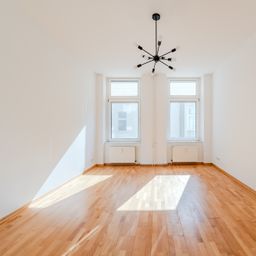 Helle Innenhofwohnung am Akazienkiez – Provisionsfrei, 2 Zimmer, EBK, Tageslichtbad !