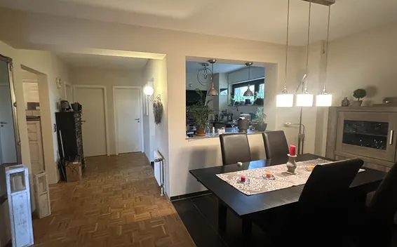 Helle 4-Zimmer-DG-Wohnung mit Balkon & Stellplatz in Essen-Borbeck