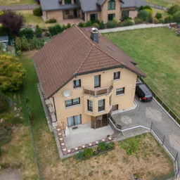 Großzügiges Landhaus mit viel Platz, gepflegtem Garten und vielseitigen Nutzungsmöglichkeiten!