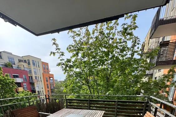 Moderne, helle Loftwohnung mit Süd-Balkon am Kustermann Park – zentral & ruhig