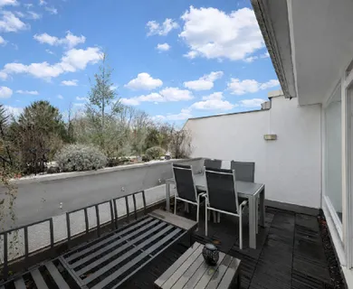 Wohnen in Schildgen: 3-Zimmer-Eigentumswohnung mit großer Sonnenterrasse und Garage