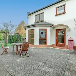 Charmantes Häuschen mit eigenem Garten – rechtlich wie eine Eigentumswohnung, faktisch fast autark