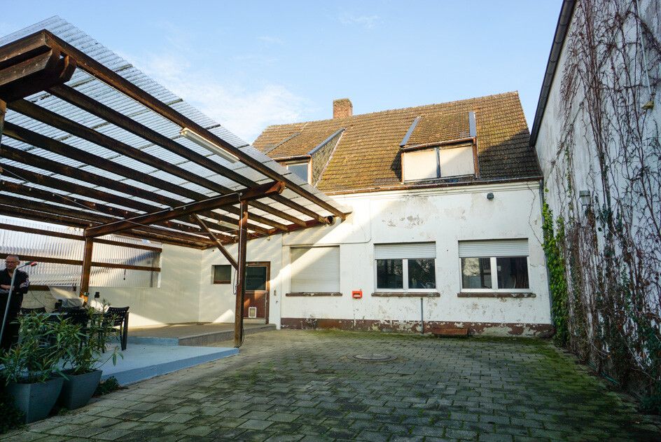 Kerken-Nieukerk: Wohn-/Geschäftshaus