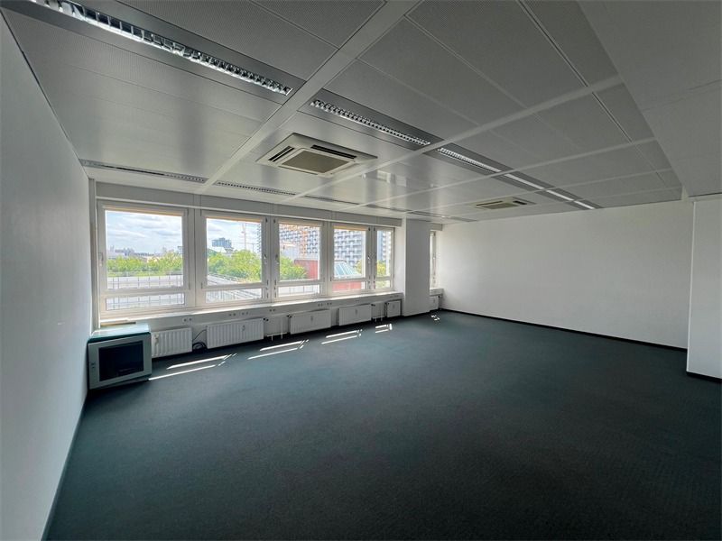 Büro 01