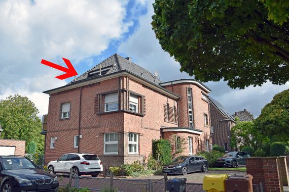 Besondere Dachgeschosswohnung mit Loggia in einem stilvollen 3-Parteienhaus in Nettetal-Lobberich
