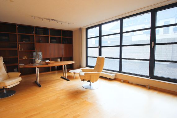 KREFELDER STADTMITTE: BÜRO, Praxis  im erdgeschoss zu kaufen m. Innenhof u. Garage