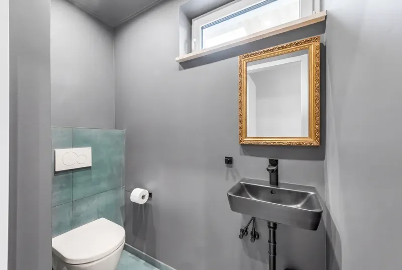 Gäste-WC - KI bearbeitet