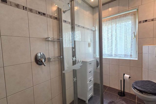 Badezimmer (EG)